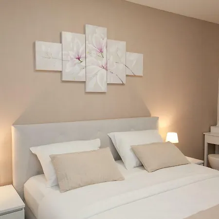 Lejlighed Michela Central Apartment