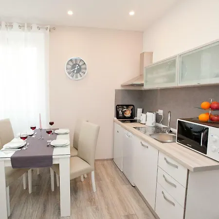 Michela Central Apartment Lejlighed *